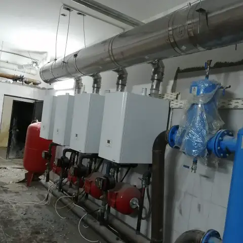 Yoğuşmalı kaskad kazan dairesi